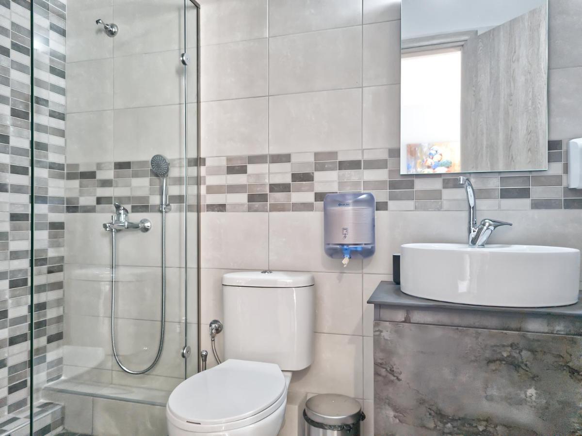 Epipleon Luxury Suites -104- Δωμάτιο 35Τμ Με Βεράντα 35Τμ Μπροστά Στη Θάλασσα Nafpaktos Bagian luar foto